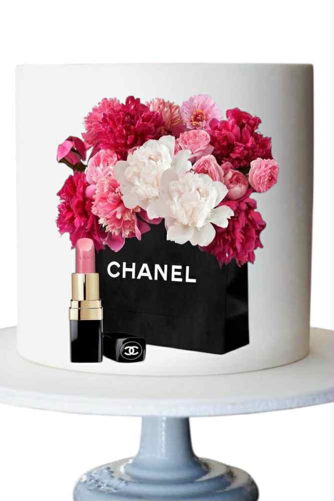 Shopping bag with flowers